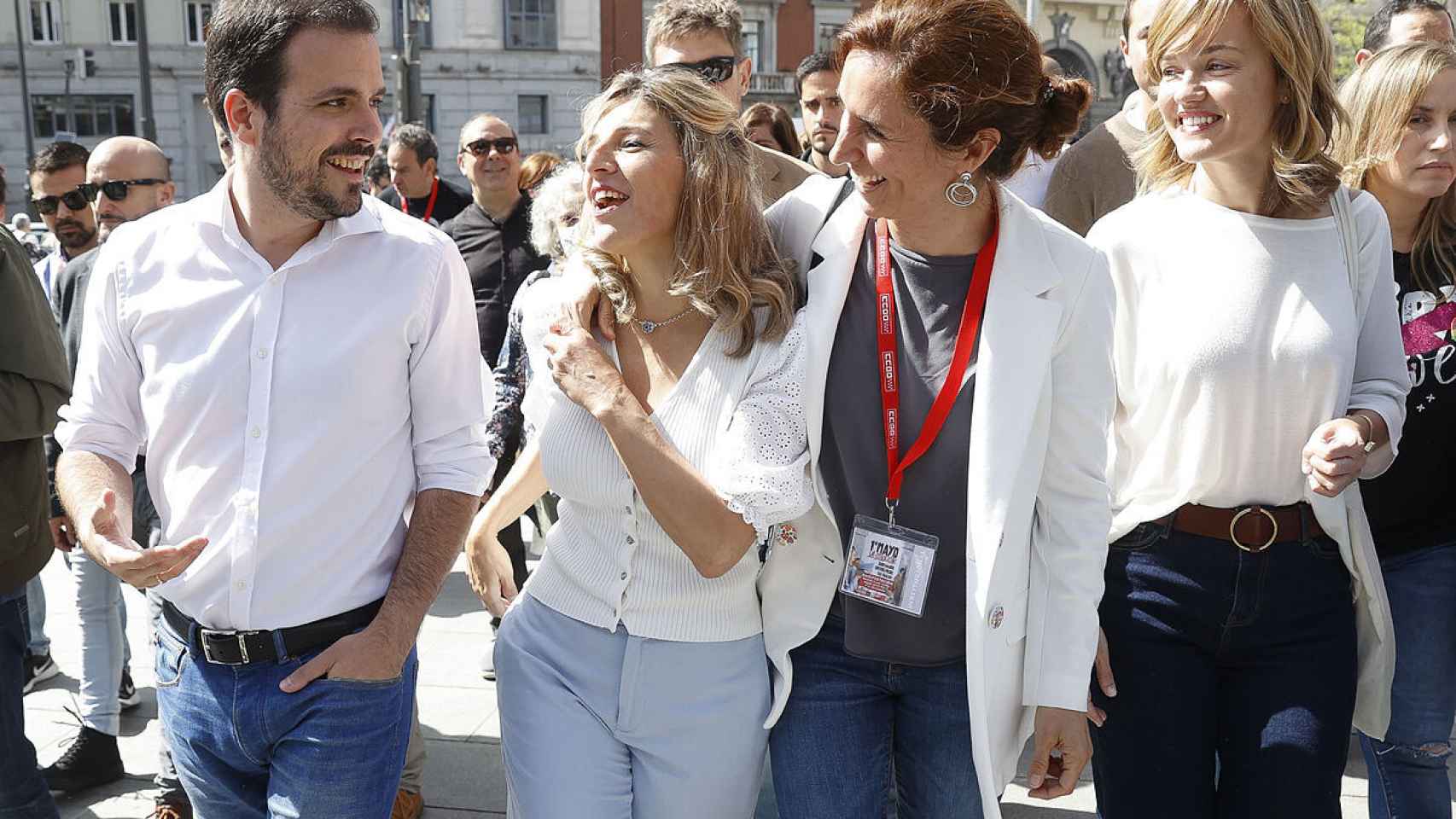 Yolanda Díaz y Mónica García, junto a los ministros Alberto Garzón y Pilar Alegría el pasado 1 de mayo