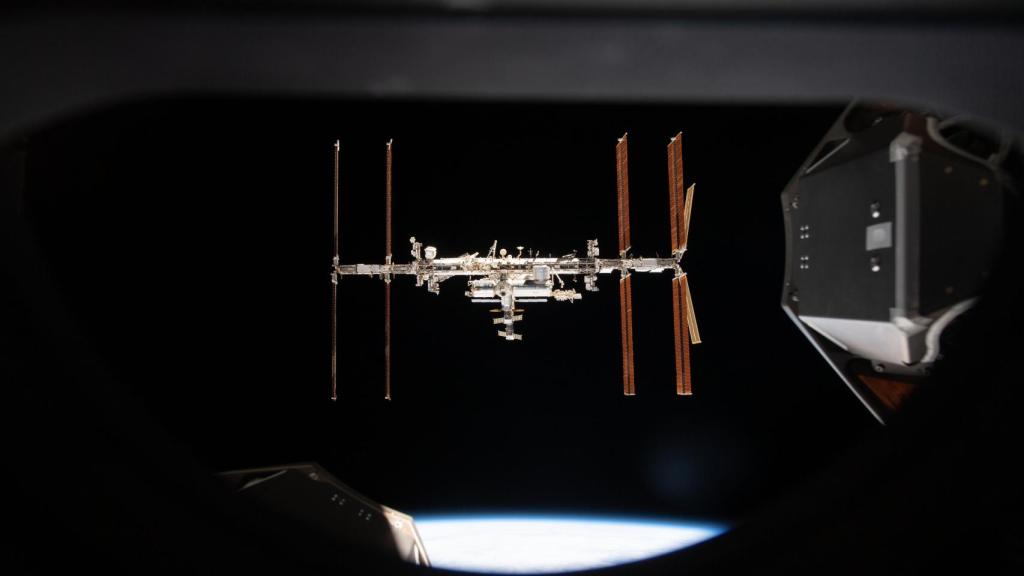 Estación Espacial Internacional desde la Crew Dragon de SpaceX