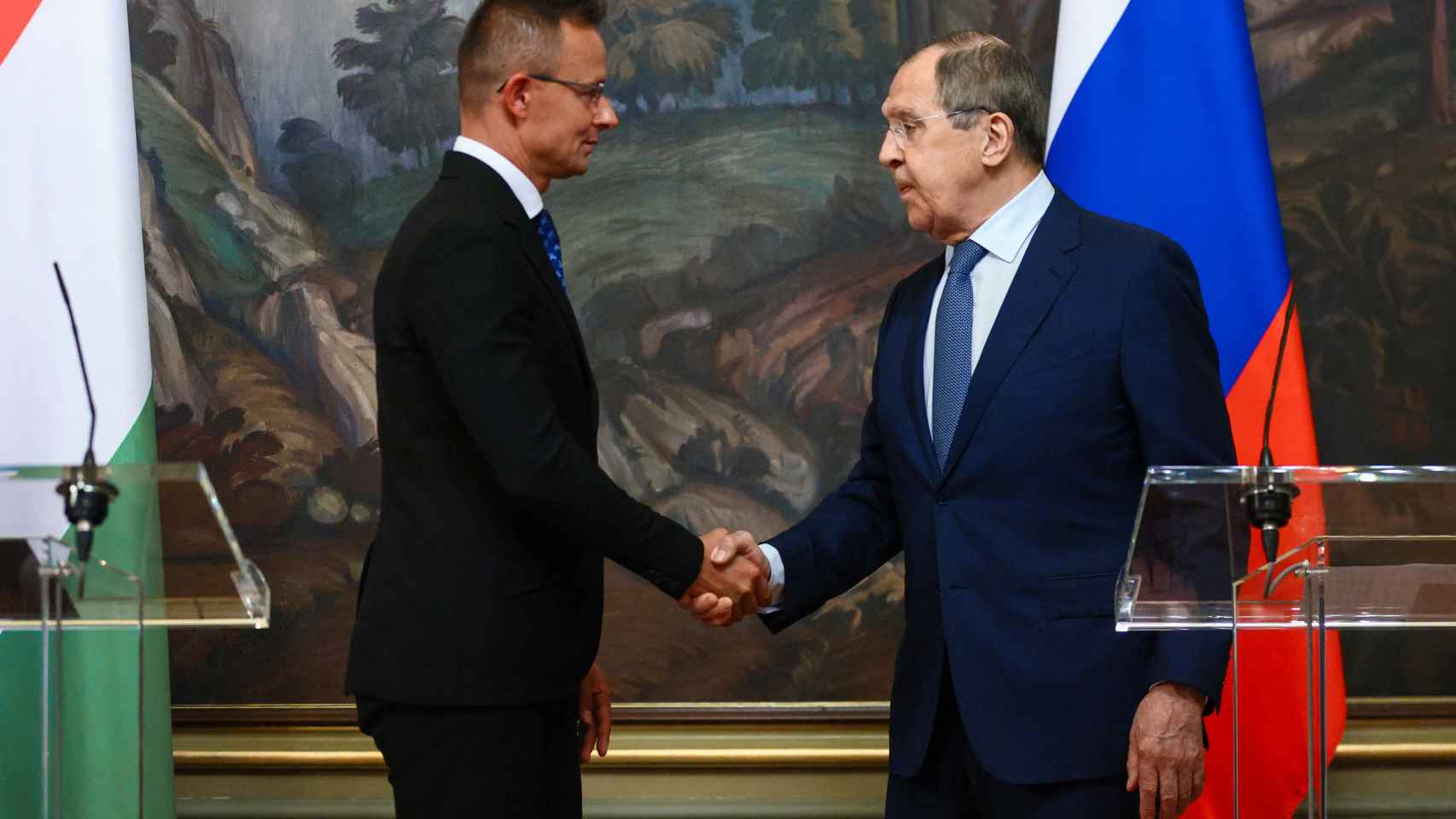 El ministro de Exteriores de Hungría, Peter Szijjarto, durante su reunión la semana pasada en Moscú con el ruso Sergei Lavrov