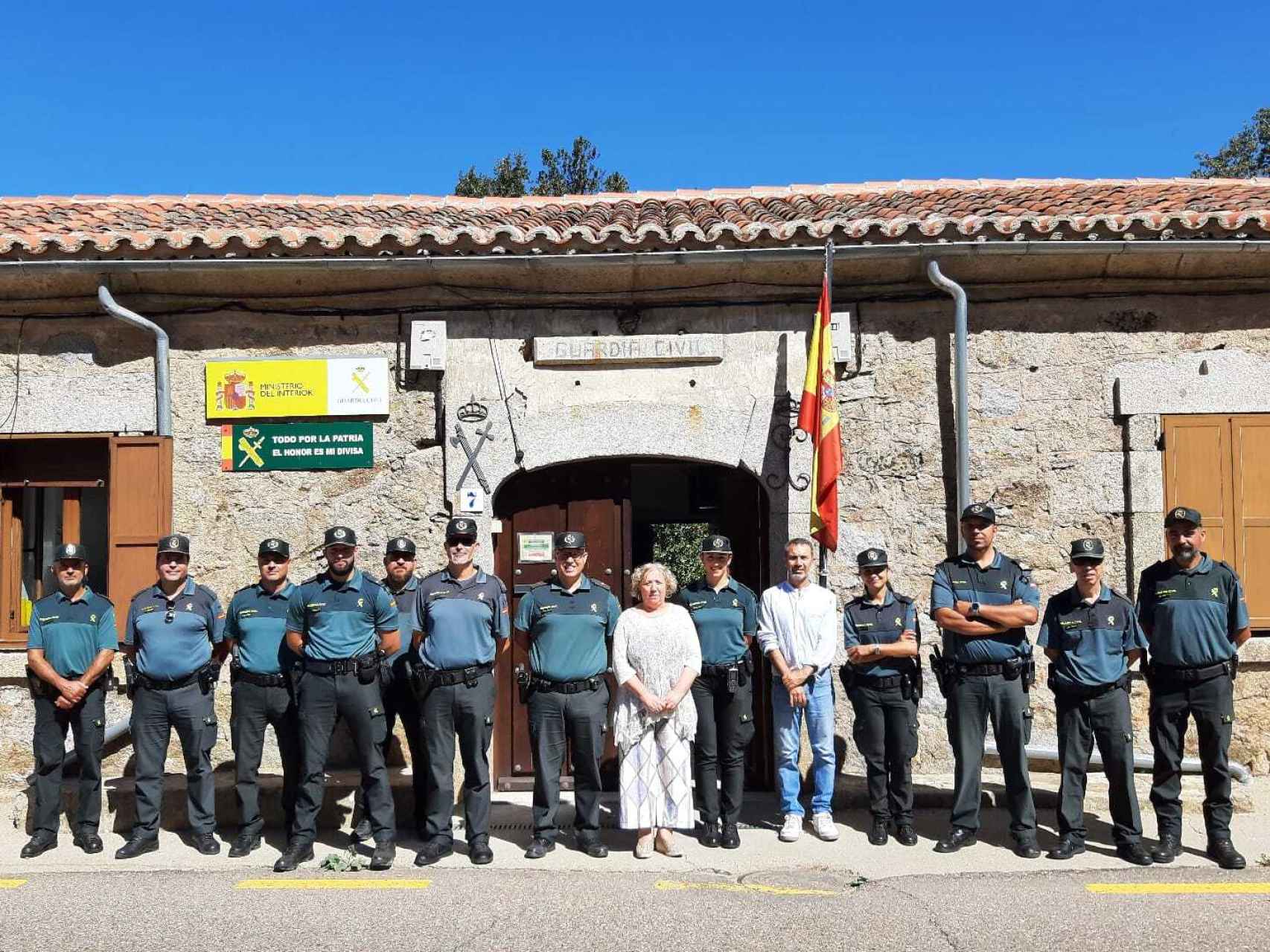 La subdelegada del Gobierno visita el cuartel de la Guardia Civil de La Alberca