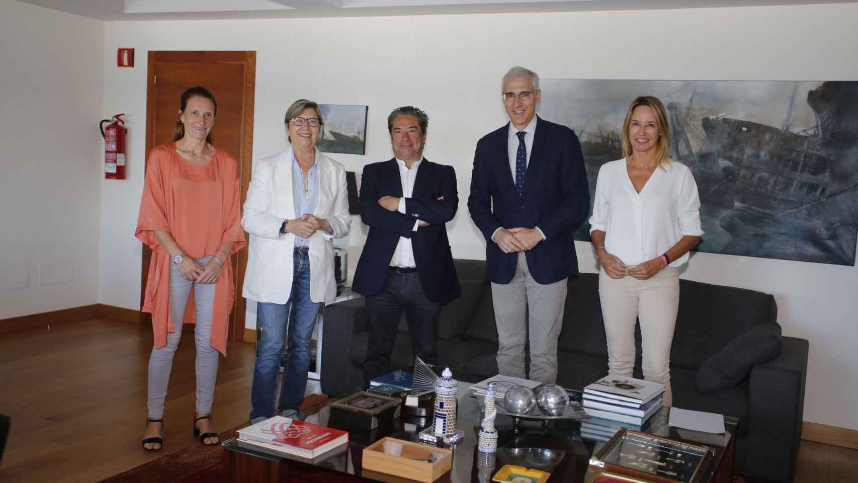 Reunión del vicepresidente primero, Francisco Conde, y la conselleira do Mar, Rosa Quintana, con los responsables de Conxemar.