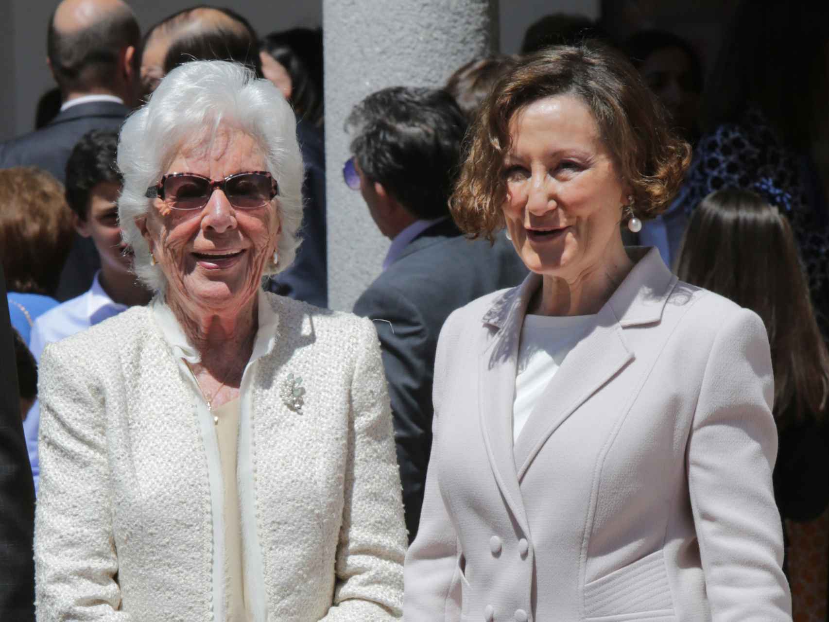 Álvarez del Valle junto a su exnuera, Paloma Rocasolano, en un evento familiar en 2015.