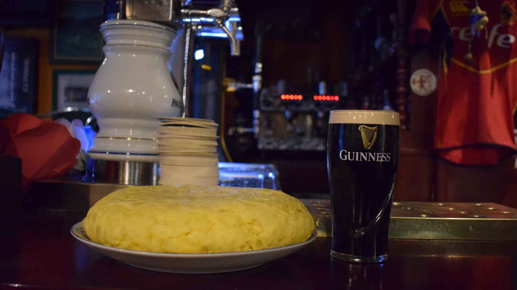 La tortilla del Seamrog y una pinta de Guinness