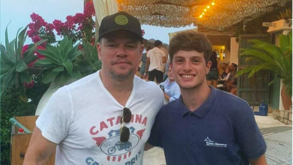 Matt Damon, a su paso por unos de los restaurantes en los que ha sido visto estos días en Jávea.