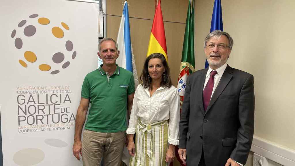 Xosé Lago (izda.), Teresa Ventín y Nuno Almeida.