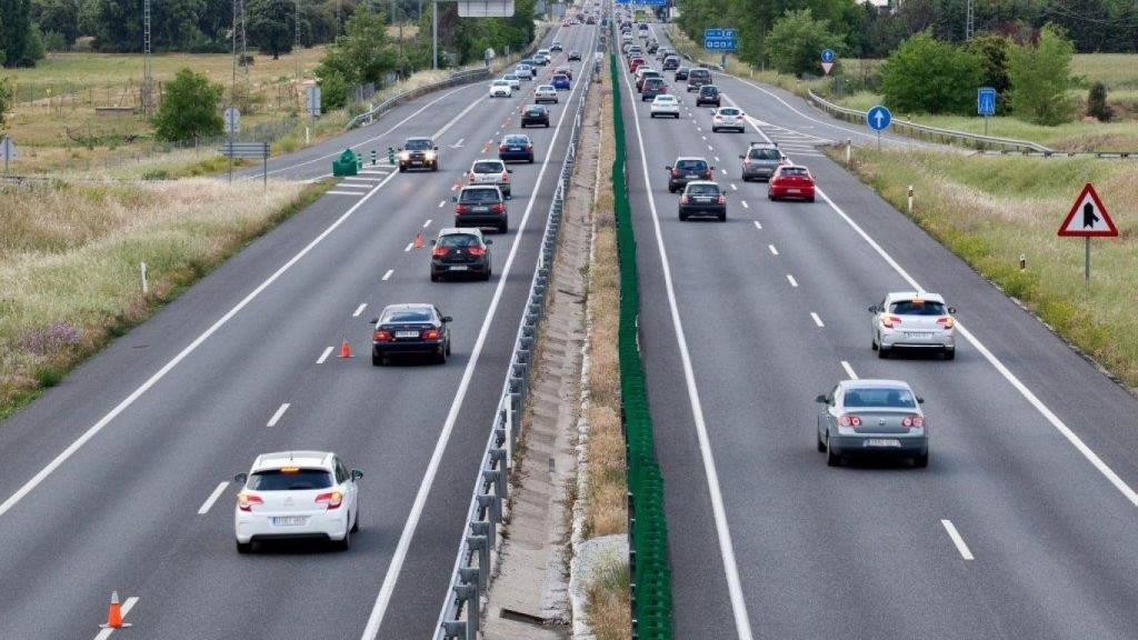 Carril adicional DGT.