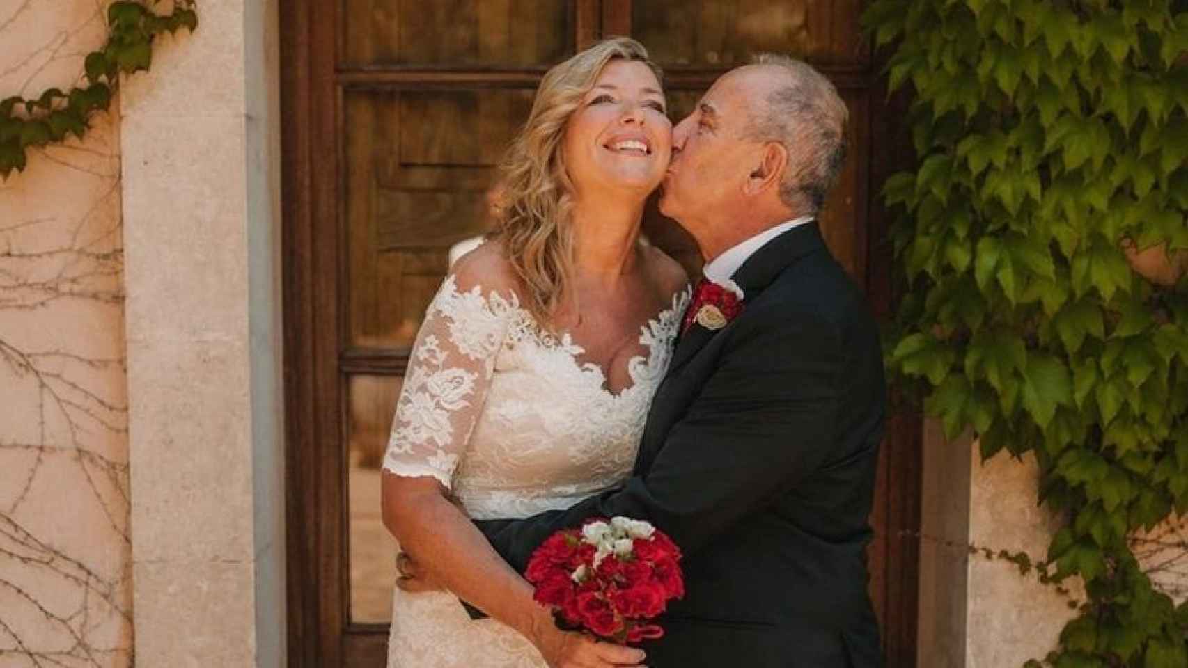 Juli Fuster y Patricia Gómez, consejera de Salud de las Islas Baleares, casándose este año.