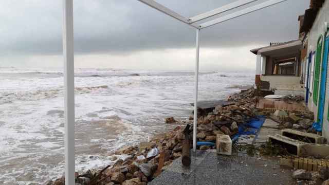 Estado de la playa Babilonia de Guardamar de Segura tras uno de los temporales.