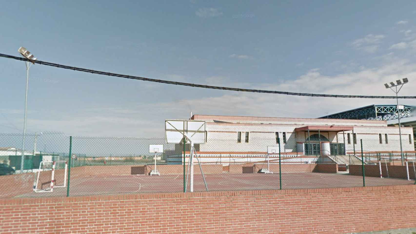 Campo de fútbol La Rosaleda en Benavente, desde fuera