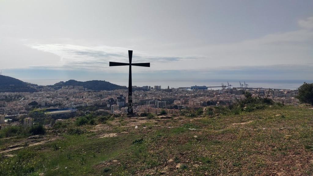 Vista-completa-Malaga-desde-cima-Monte-coronado