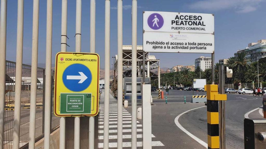 Entrada al puerto de Almeria.