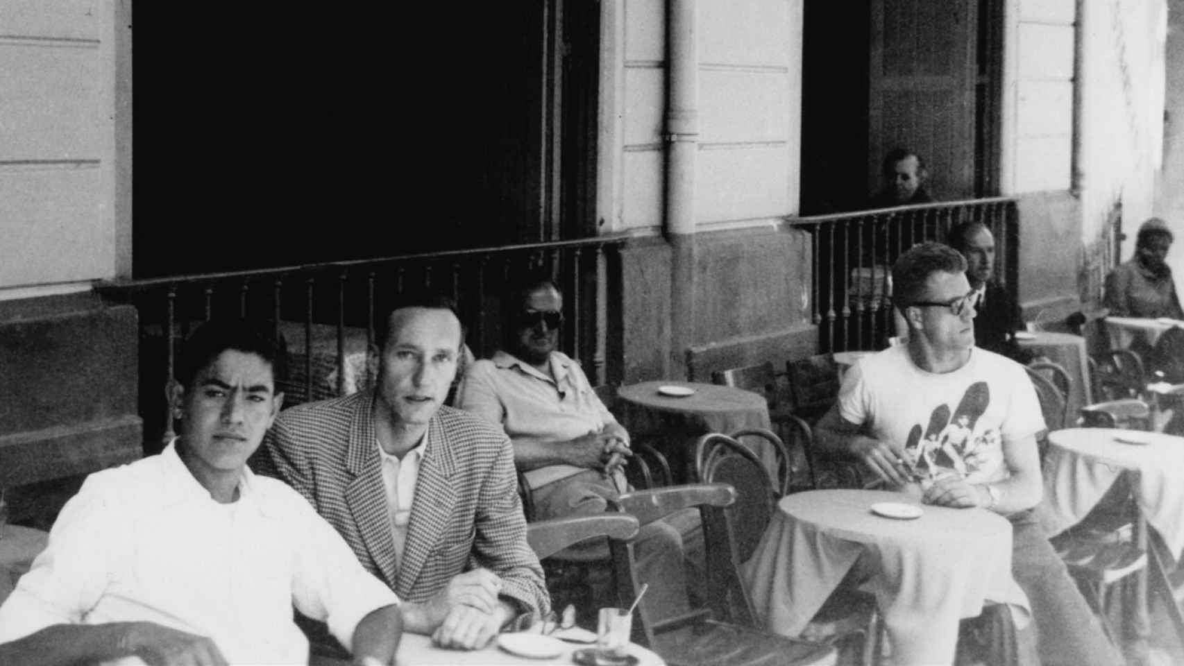 William Burroughs con Kiki, su amante español, en Tánger, 1957. Foto: Universidad Estatal de Arizona