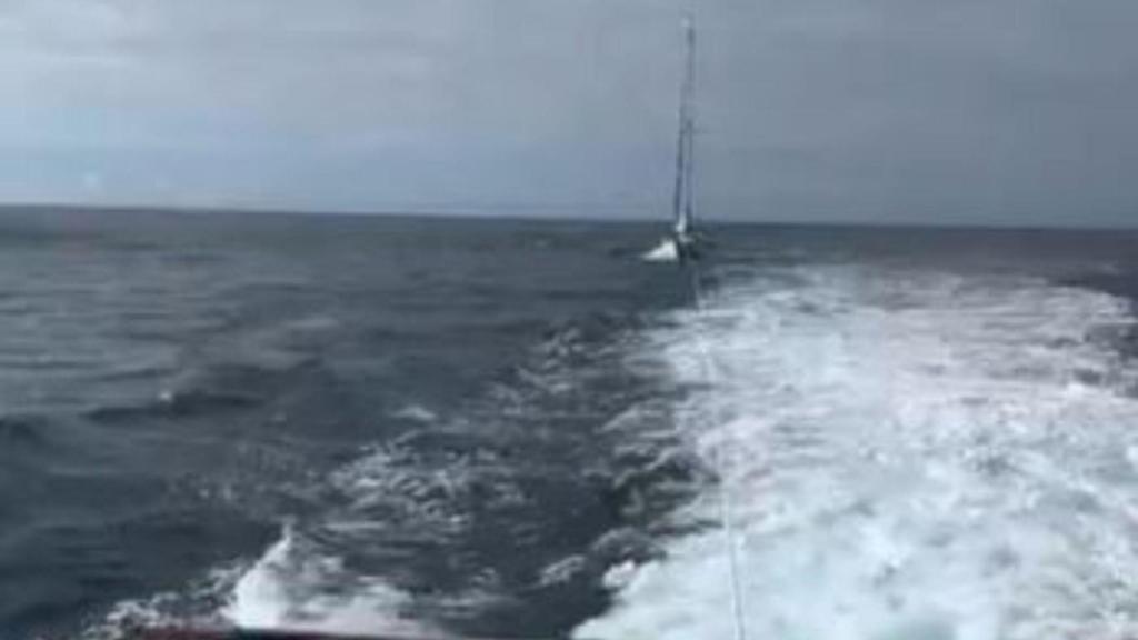 Un grupo de orcas obliga a Salvamento a remolcar un velero a A Coruña desde Cedeira