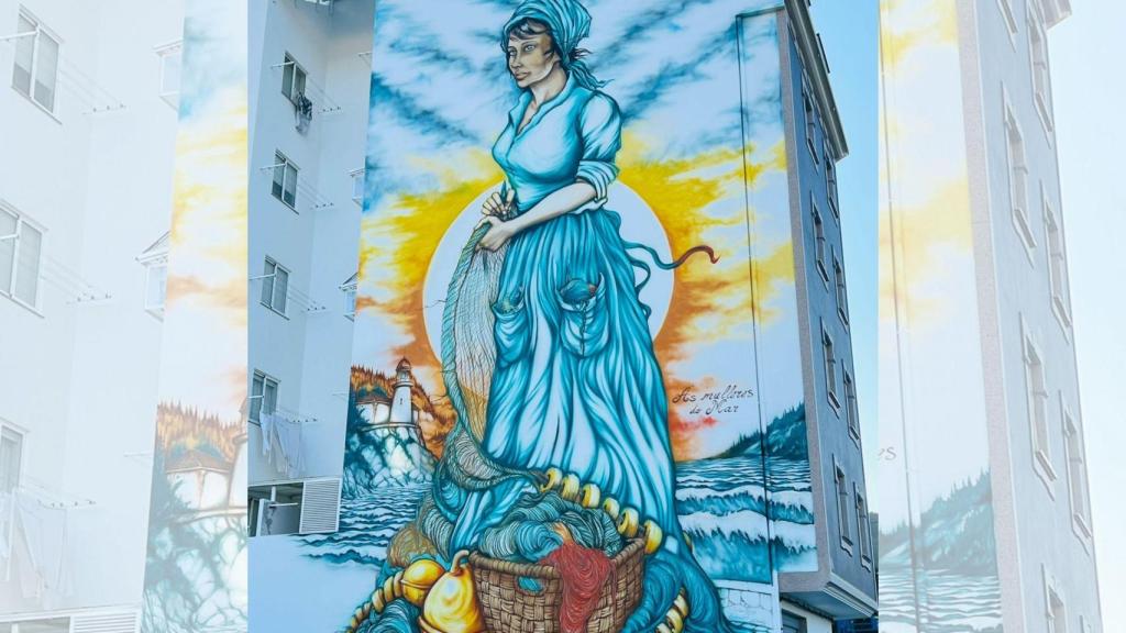 Cedeira (A Coruña) se suma al ‘street art’ con un mural gigante dedicado a las mujeres del mar