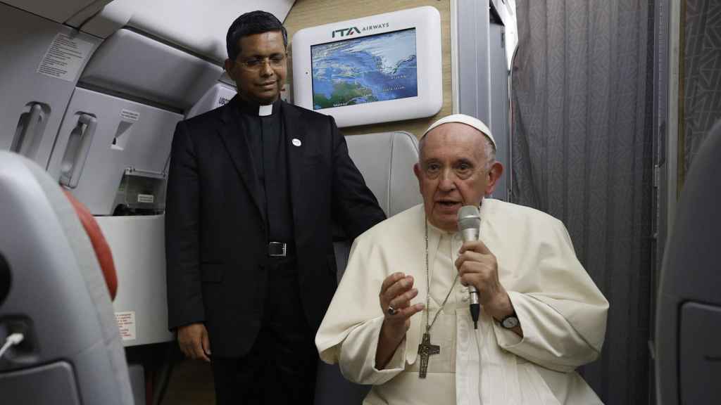 El papa Francisco, durante la rueda de prensa que ofreció en su avión el viernes 29 de julio.