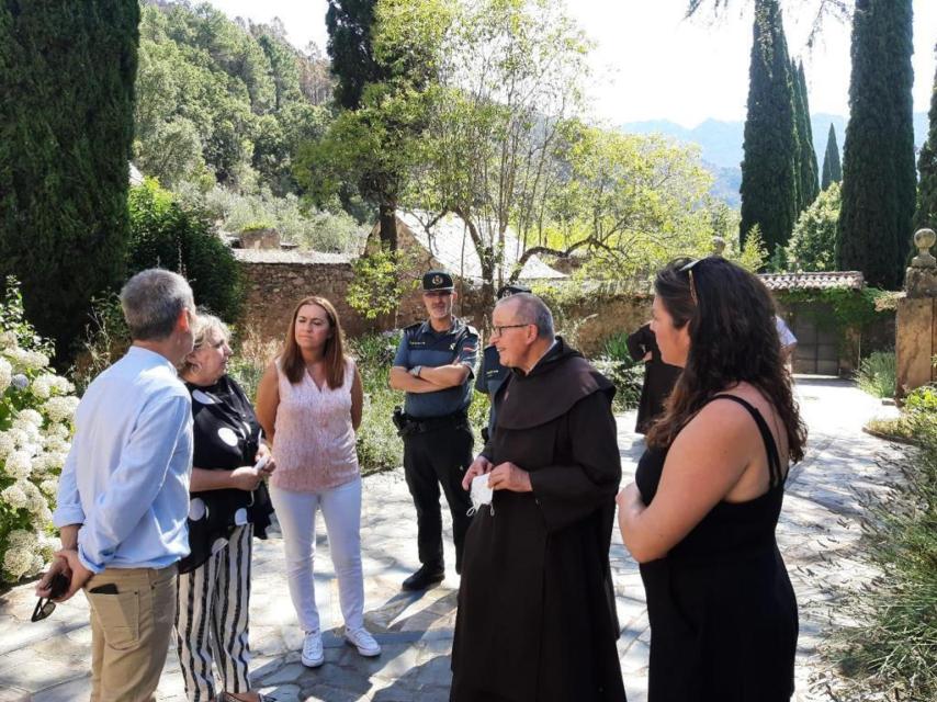 Virginia Barcones realiza una visita al monasterio carmelita de San José de Las Batuecas