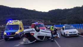 Un conductor sin carné y positivo en drogas sufre un accidente en Ribadavia.