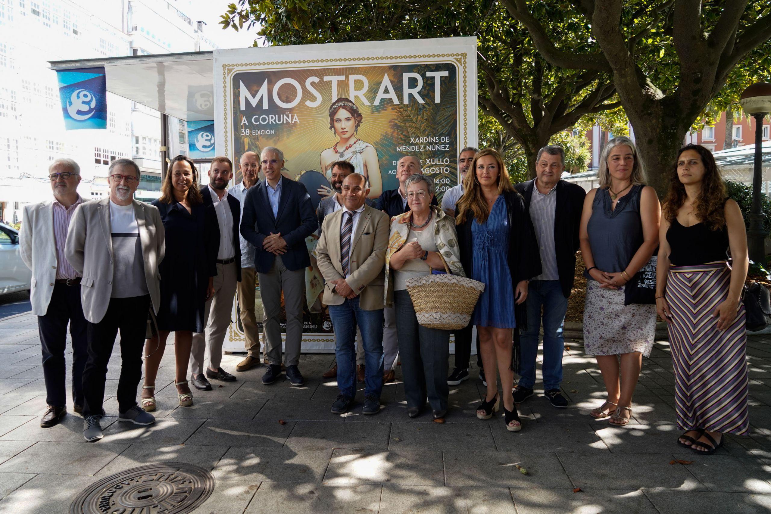 Inauguración de la Feria Mostart, ayer en A Coruña (Xunta de Galicia).