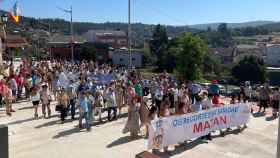 Más de un millar de personas se manifiestan en Ponte Caldelas (Pontevedra) por una sanidad de calidad en el municipio.