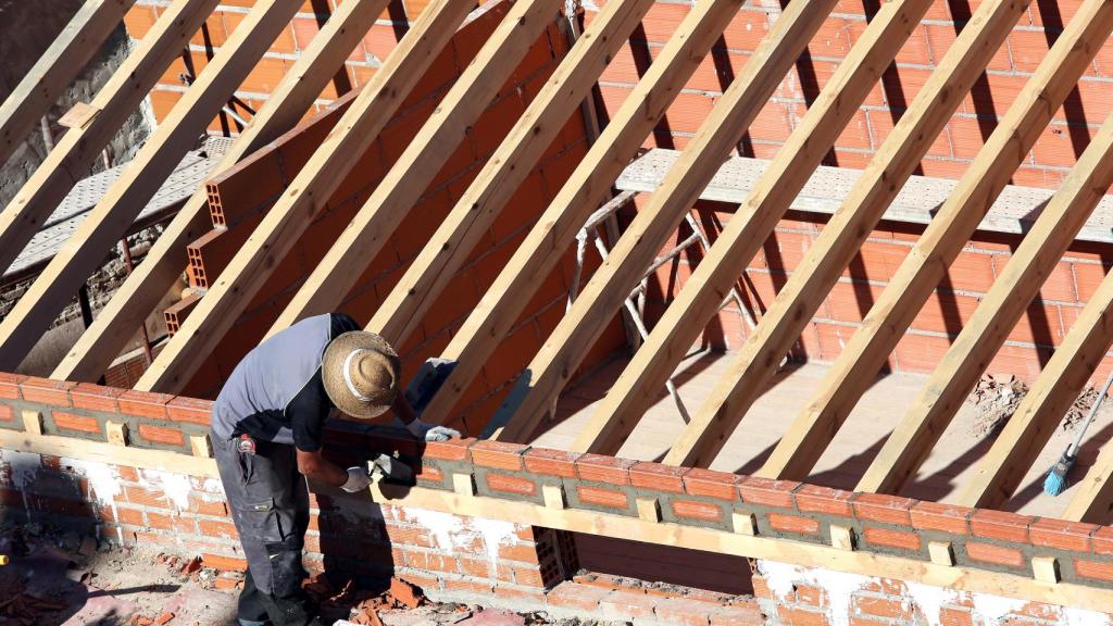 Un trabajador de la construcción en Toledo.