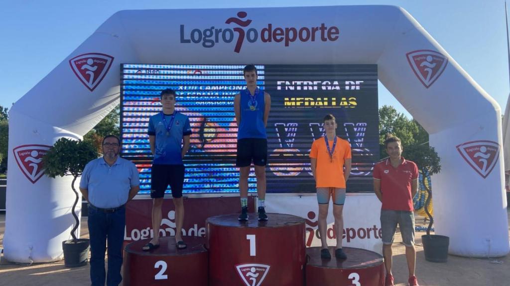 Sergi Navarro ocupando el segundo puesto del podio en Logroño
