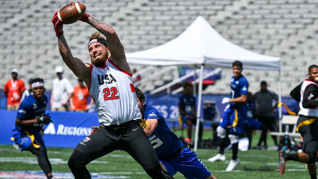 Un partido de Estados Unidos de flag football durante los World Games de Birmingham 2022.