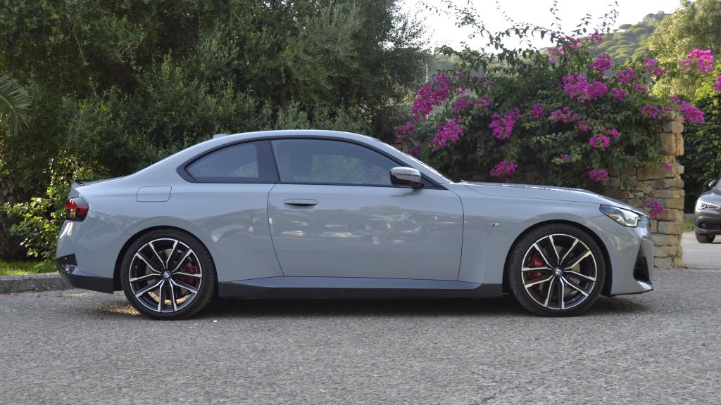 El nuevo BMW Serie 2 ha crecido 10,5 cm en longitud, y 6,4 cm en anchura.