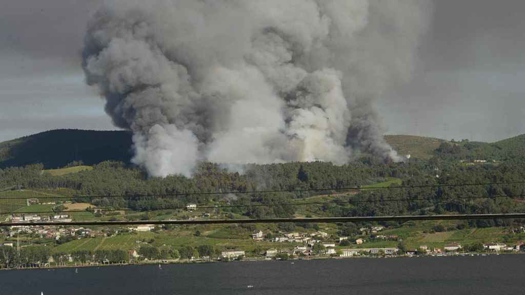 Incendio en Castrelo de Miño.
