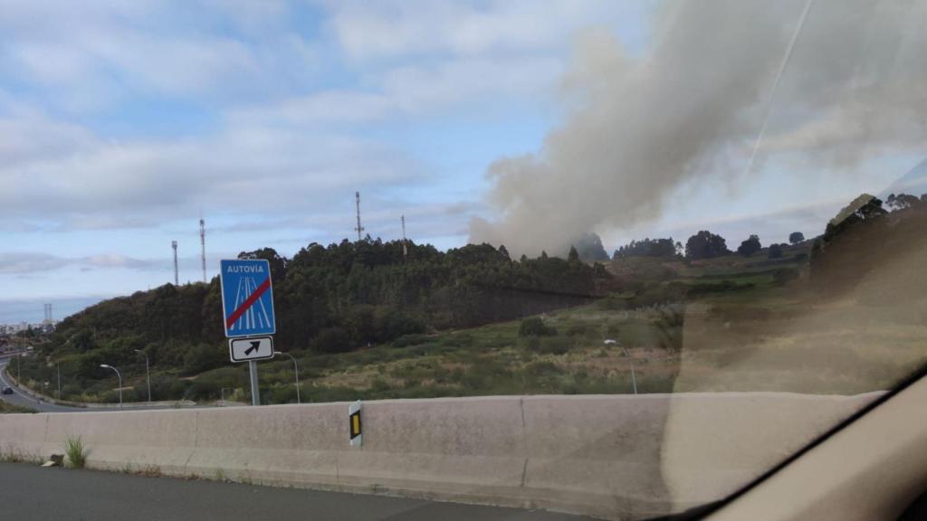 Incendio en las inmediaciones de Elviña.