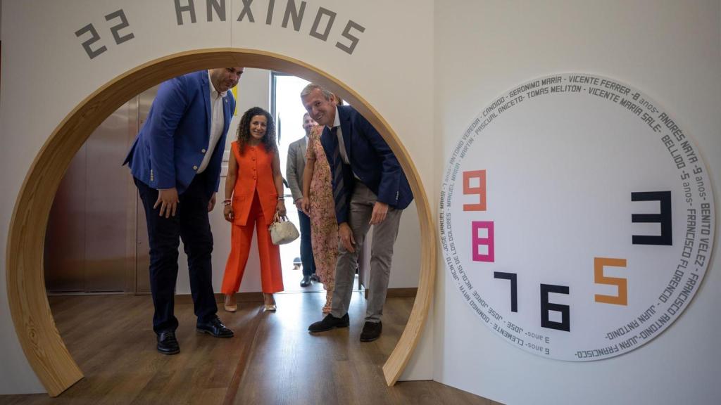 Alfonso Rueda visita el nuevo centro sociocomunitario Isabel Zendal, de Ordes