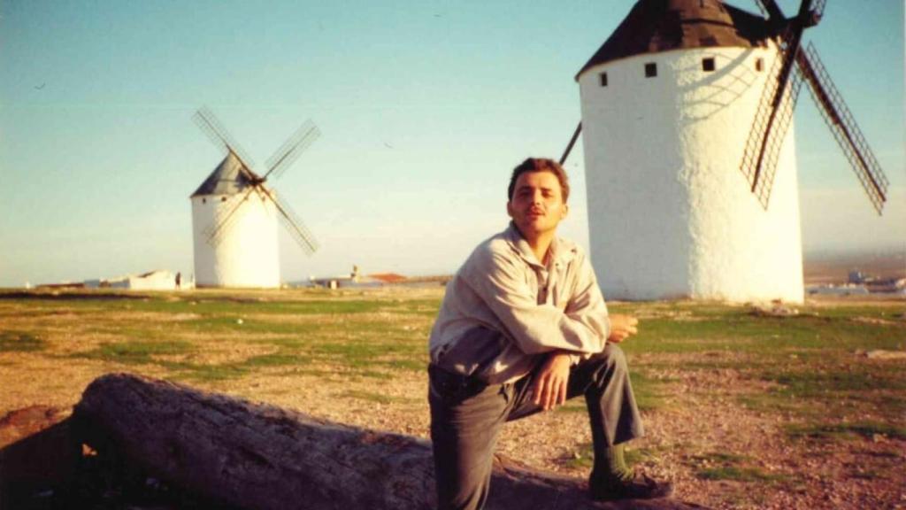 Padre de Ana Iris Simón, en la Sierra de los Molinos de Campo de Criptana. Foto del libro 'Feria'