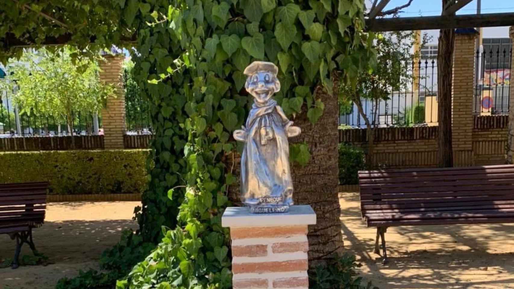 Estatua de Peneque en Écija.