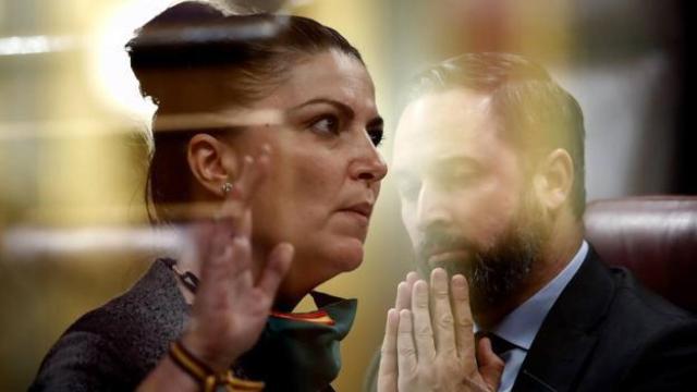 Macarena Olona y el presidente de Vox, Santiago Abascal.