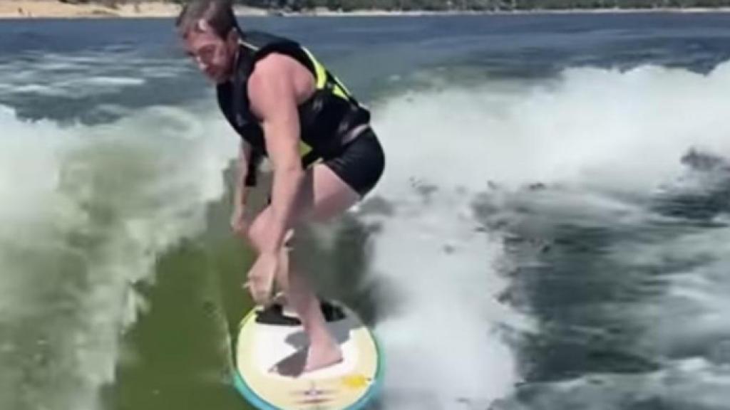 Pablo Motos hace Wakeboard.