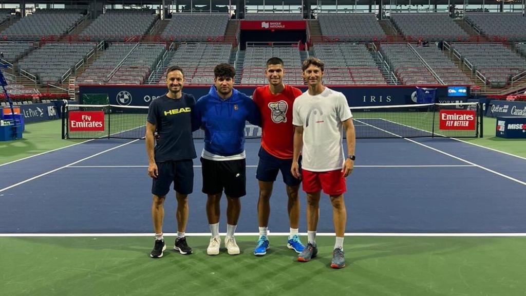 Carlos Alcaraz, junto a su equipo en Montreal