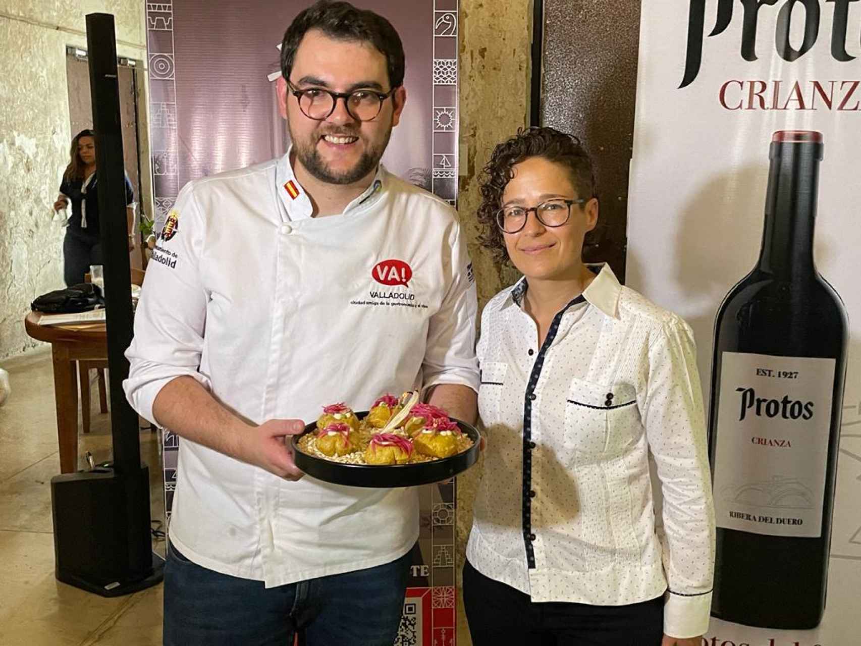 Dos representantes de Valladolid en la muestra del Año de la Gastronomía Yucateca.
