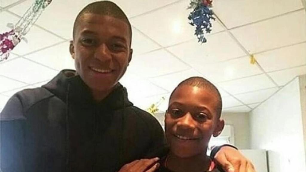 Kylian Mbappé y Malamine Efekele.