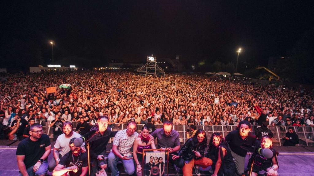 Tanxugueiras recibe el disco de oro en el Festival SonRías Baixas 2022.