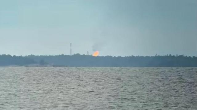 Imagen de la televisión finlandesa de la quema de gas.