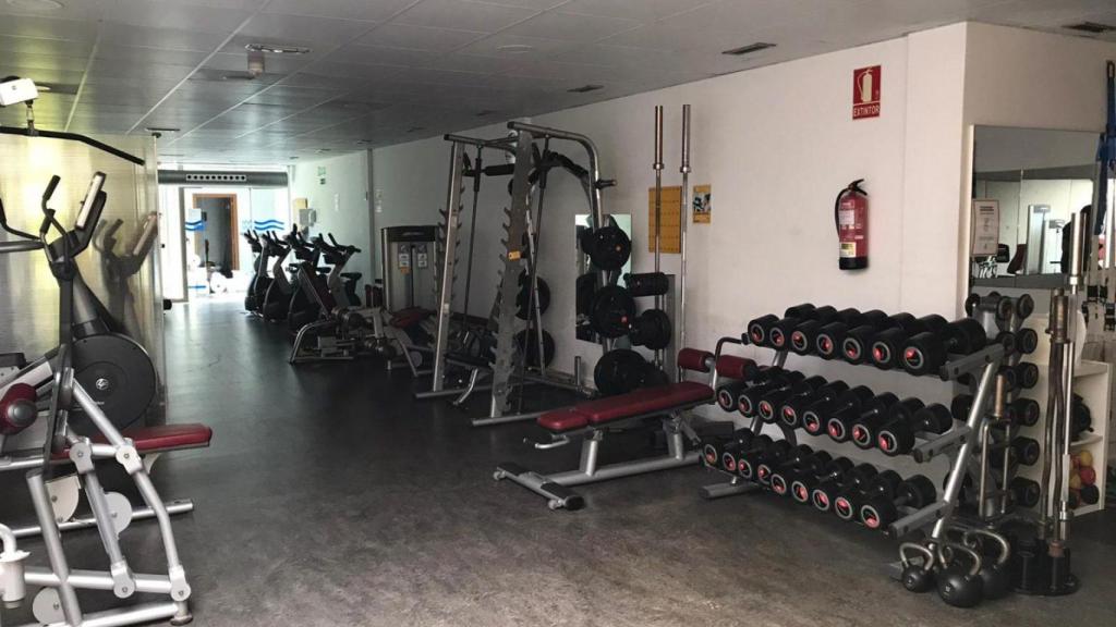 El gimnasio del Complejo Acuático de Castro en Mugardos (A Coruña) incorpora nueva maquinaria