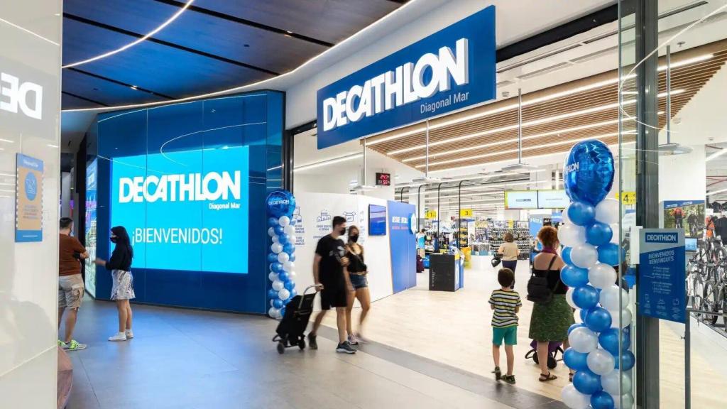 Fachada Decathlon.