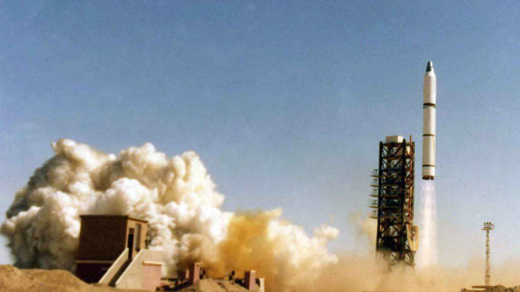 Misil nuclear DF-5 en un lanzamiento de prueba