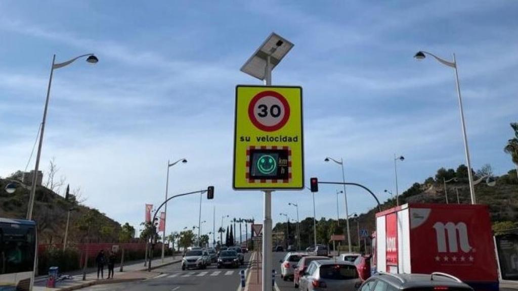 Uno de los 9 controladores didácticos que hay en Benidorm.