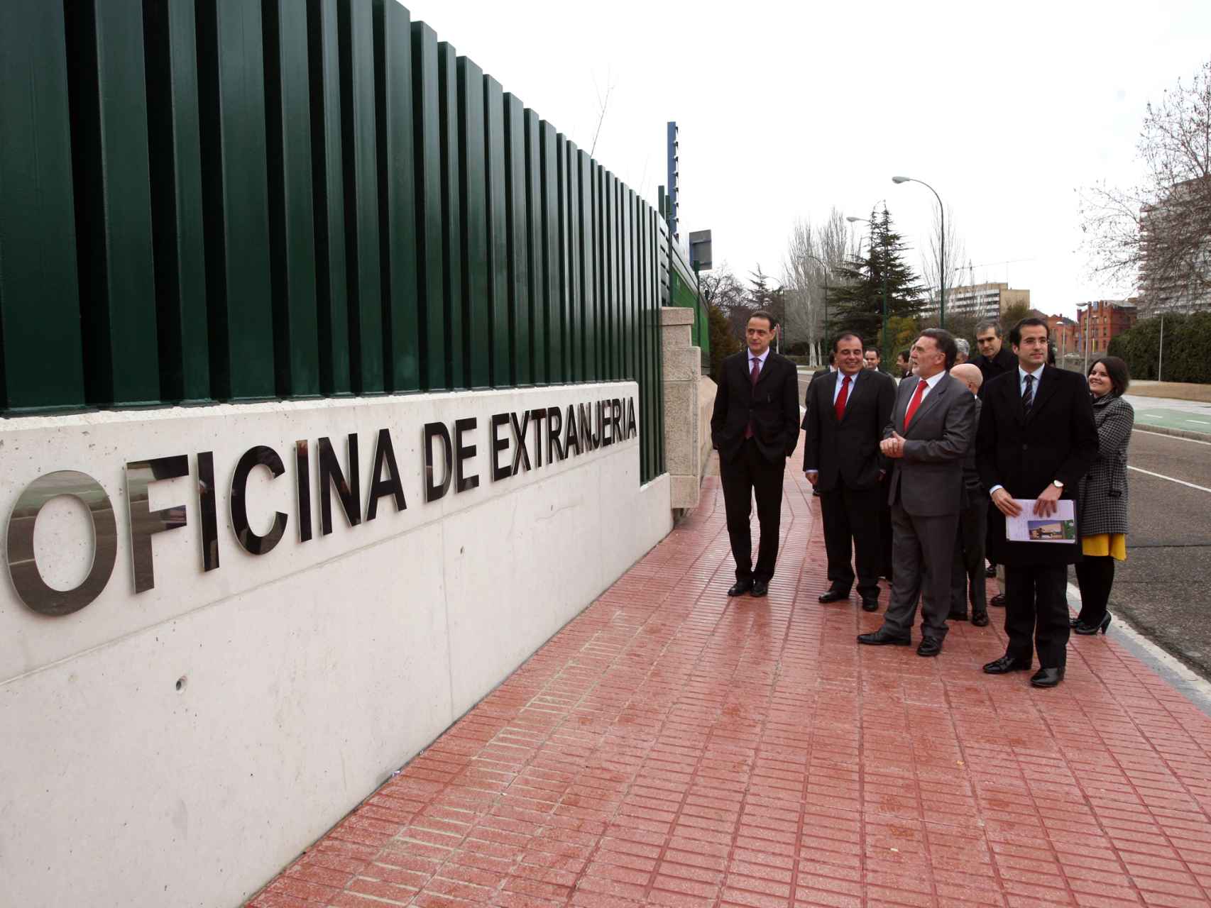 Imagen de archivo de la inauguración de una Oficina de Extranjería en Valladolid.