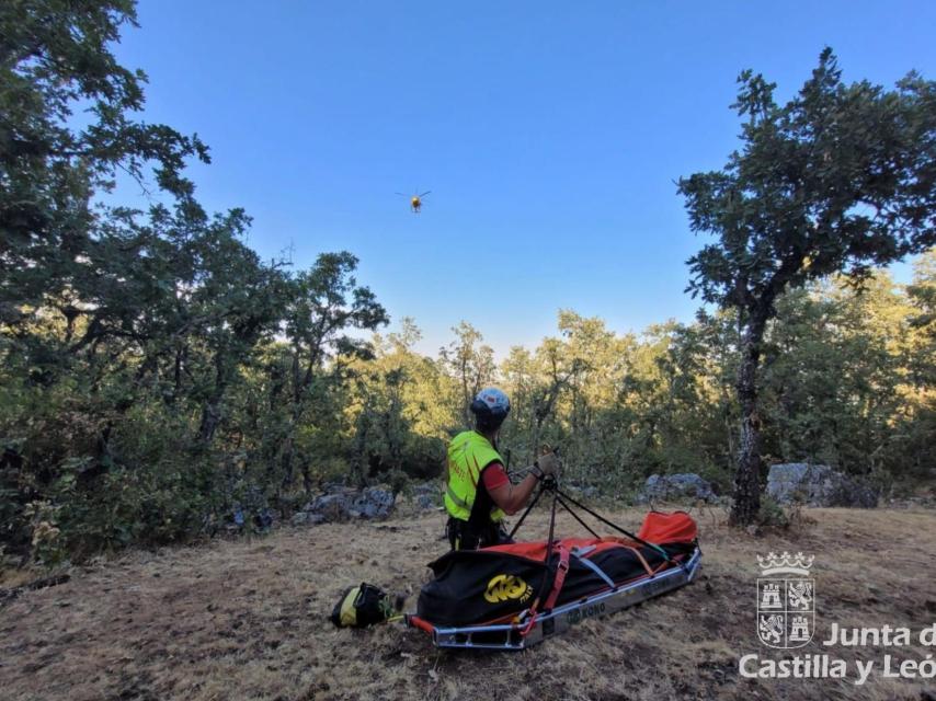 Labores de rescate del escalador herido en Membibre de la Sierra./ Junta de CyL