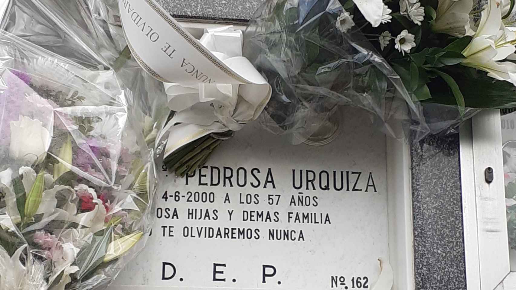 Lápida en la tumba de Pedrosa Urquiza.