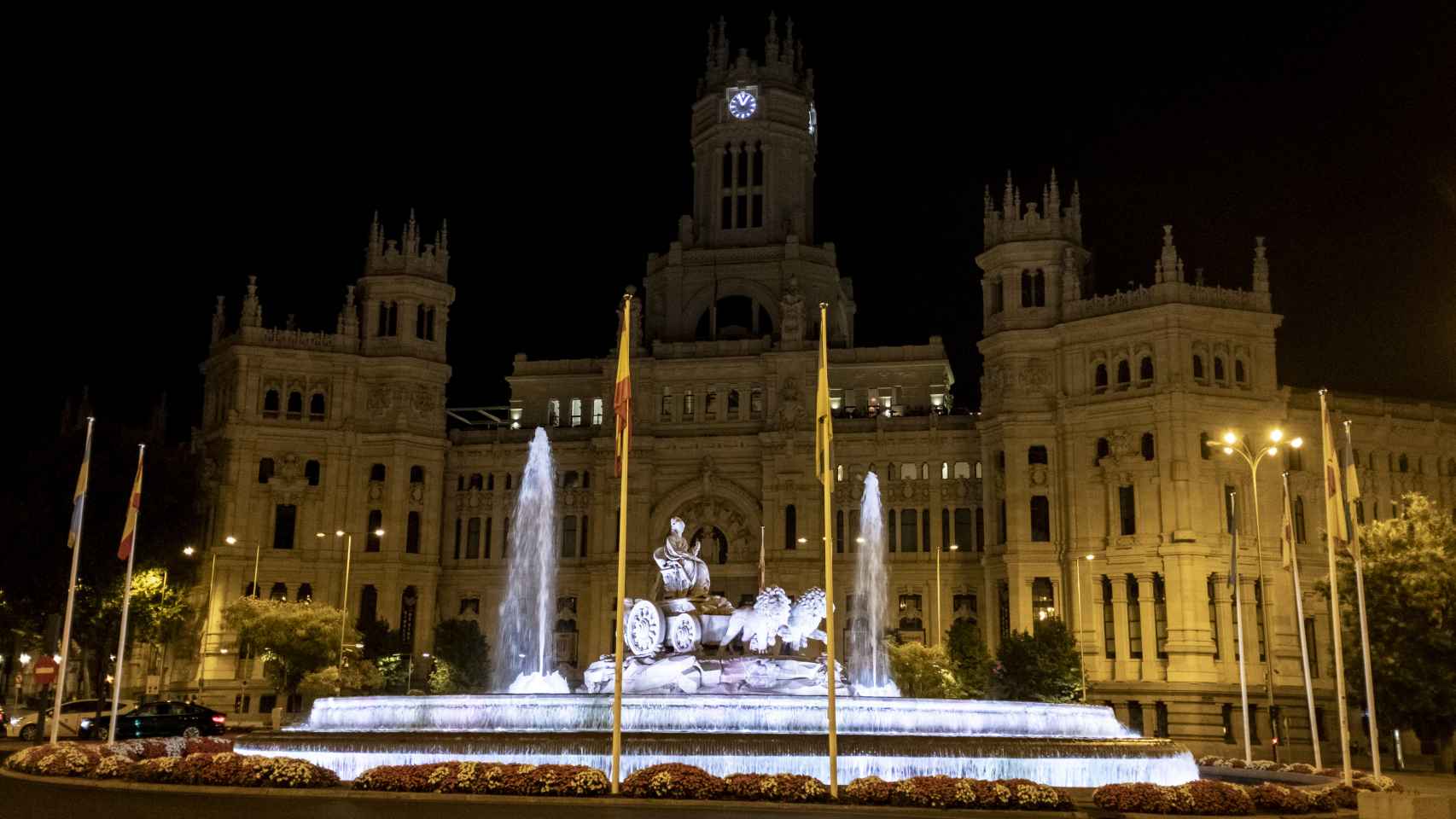 El Ayuntamiento de Madrid, completamente apagado tras la entrada en vigor del real decreto.