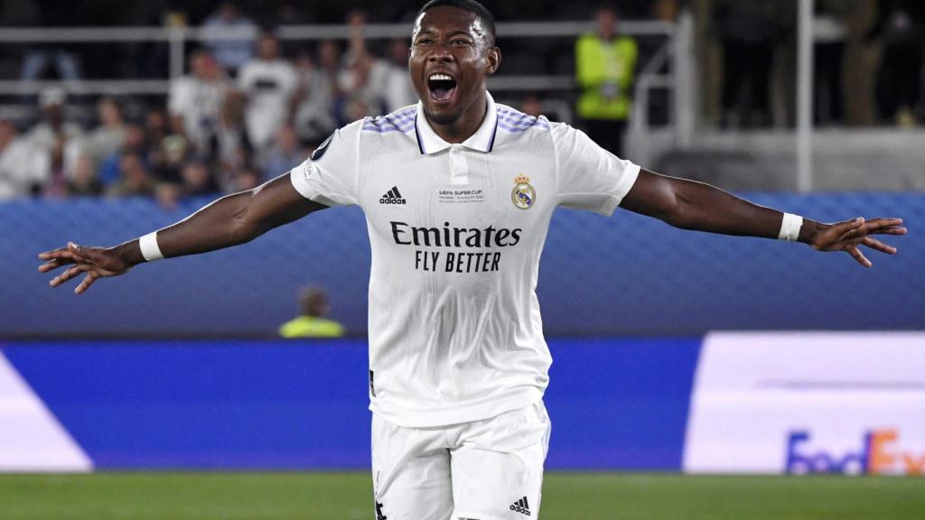 David Alaba celebra su gol en la final de la Supercopa de Europa 2022 con el Real Madrid