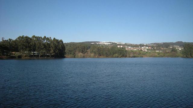 Embalse de Zamáns.