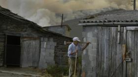 Incendio forestal en Chandrexa de Queixa (Ourense).